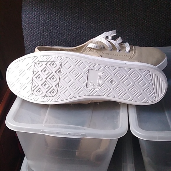 Canvas sneakers - Picture 8 of 8